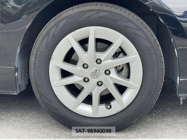 Toyota PRIUS ALPHA 2015-01 8037777-6