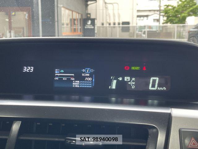 Toyota PRIUS ALPHA 2015-01 8037777-7