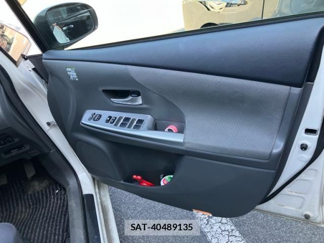 Toyota PRIUS ALPHA 2011-11 8037794-10
