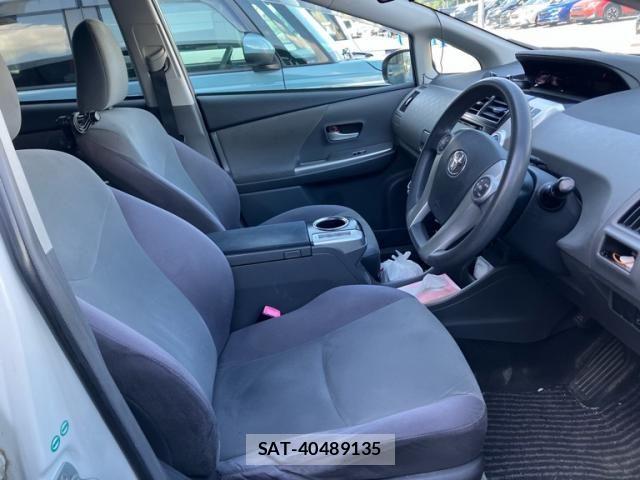 Toyota PRIUS ALPHA 2011-11 8037794-11