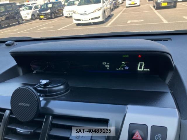Toyota PRIUS ALPHA 2011-11 8037794-16