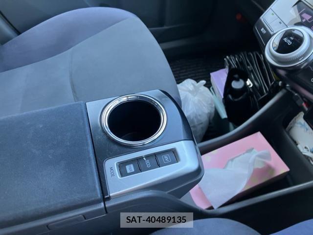 Toyota PRIUS ALPHA 2011-11 8037794-19