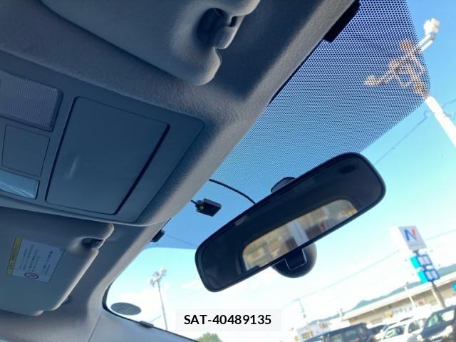 Toyota PRIUS ALPHA 2011-11 8037794-20