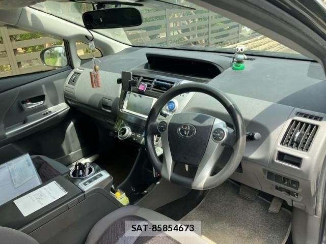 Toyota PRIUS ALPHA 2013-03 8037790-9