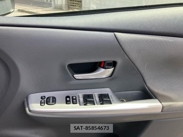 Toyota PRIUS ALPHA 2013-03 8037790-24