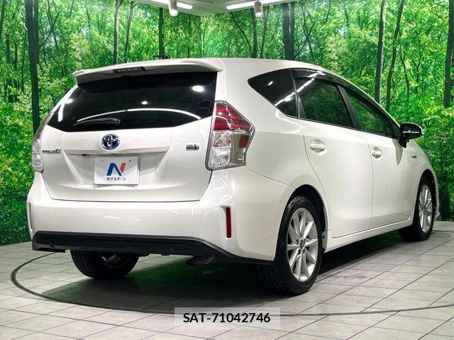 Toyota PRIUS ALPHA 2015-05 8037768-16