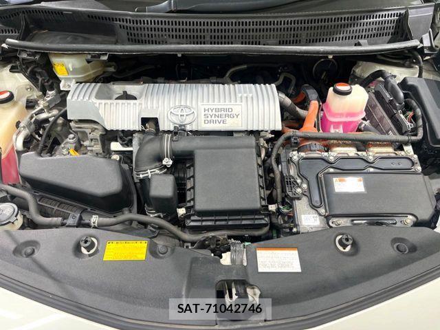 Toyota PRIUS ALPHA 2015-05 8037768-17
