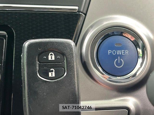 Toyota PRIUS ALPHA 2015-05 8037768-6
