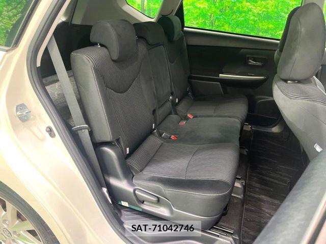Toyota PRIUS ALPHA 2015-05 8037768-8