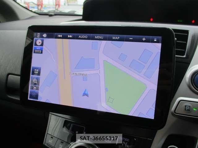 Toyota PRIUS ALPHA 2011-12 8037786-10