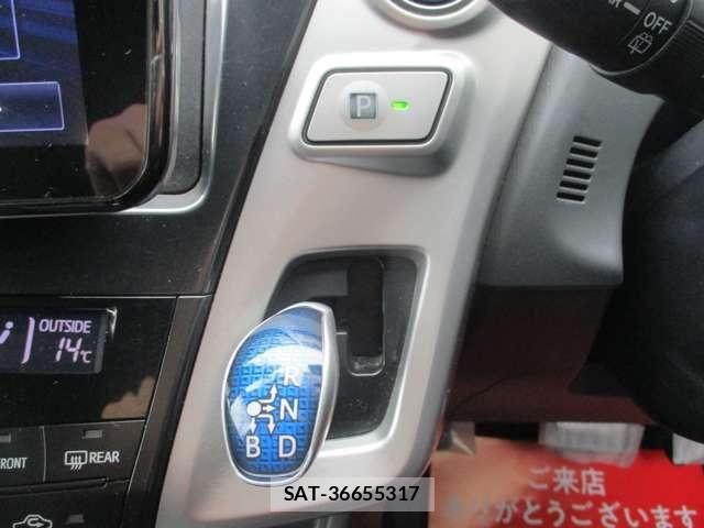 Toyota PRIUS ALPHA 2011-12 8037786-14