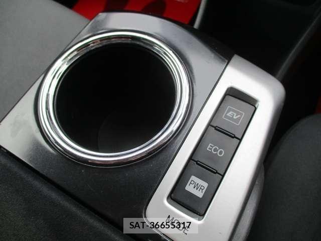 Toyota PRIUS ALPHA 2011-12 8037786-22