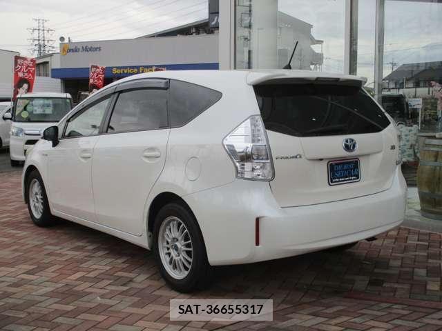 Toyota PRIUS ALPHA 2011-12 8037786-3