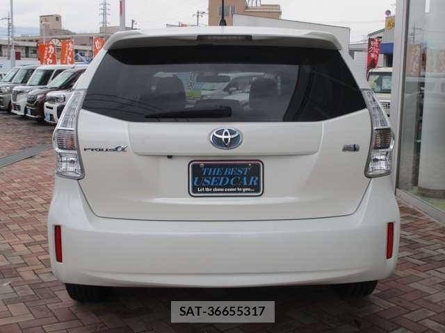 Toyota PRIUS ALPHA 2011-12 8037786-4