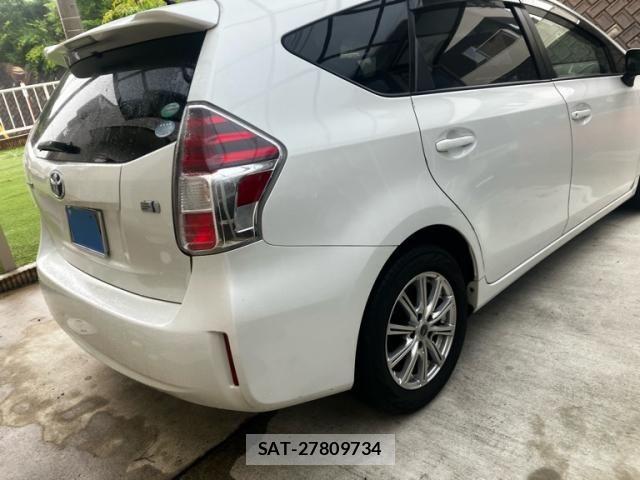 Toyota PRIUS ALPHA 2015-10 8037785-3