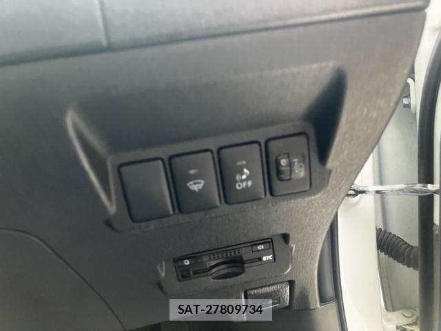 Toyota PRIUS ALPHA 2015-10 8037785-8