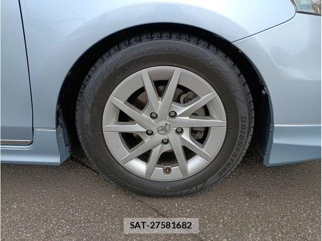 Toyota PRIUS ALPHA 2011-06 8037782-22