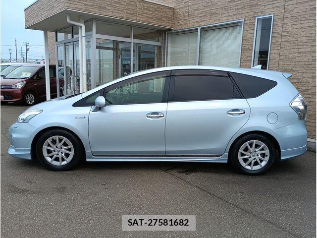 Toyota PRIUS ALPHA 2011-06 8037782-3