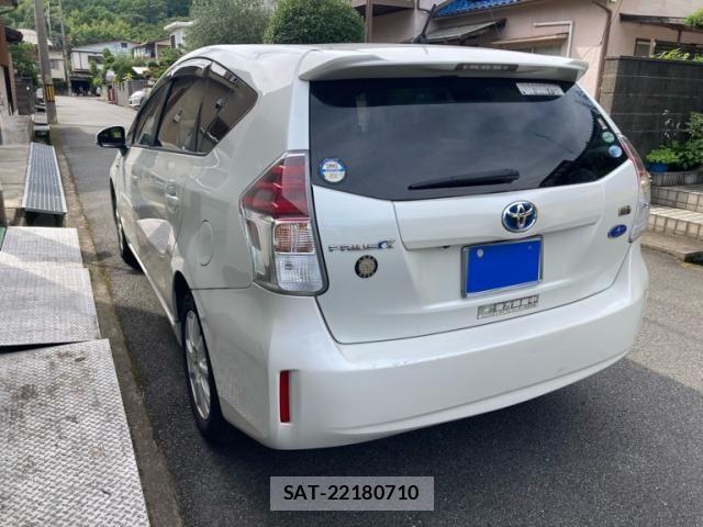 Toyota PRIUS ALPHA 2015-12 8037784-1