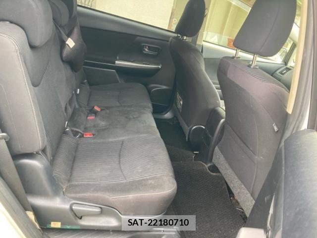Toyota PRIUS ALPHA 2015-12 8037784-8
