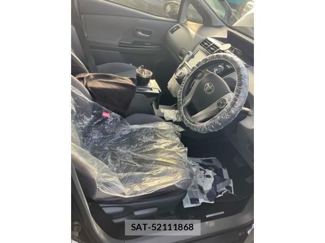 Toyota PRIUS ALPHA 2012-09 8037798-18