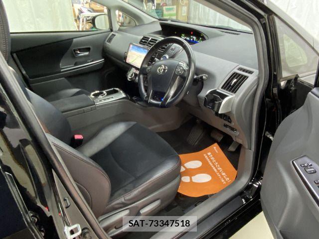 Toyota PRIUS ALPHA 2013-12 8037775-2