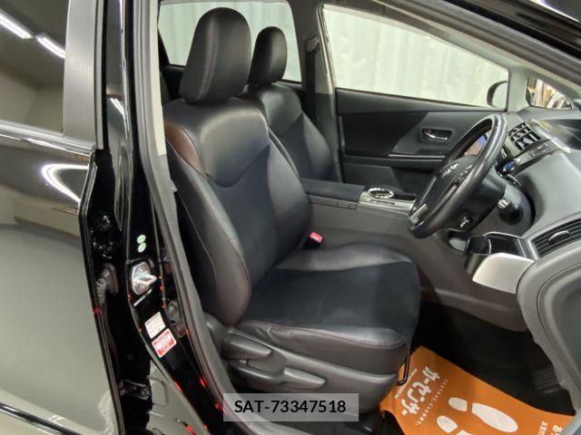 Toyota PRIUS ALPHA 2013-12 8037775-3