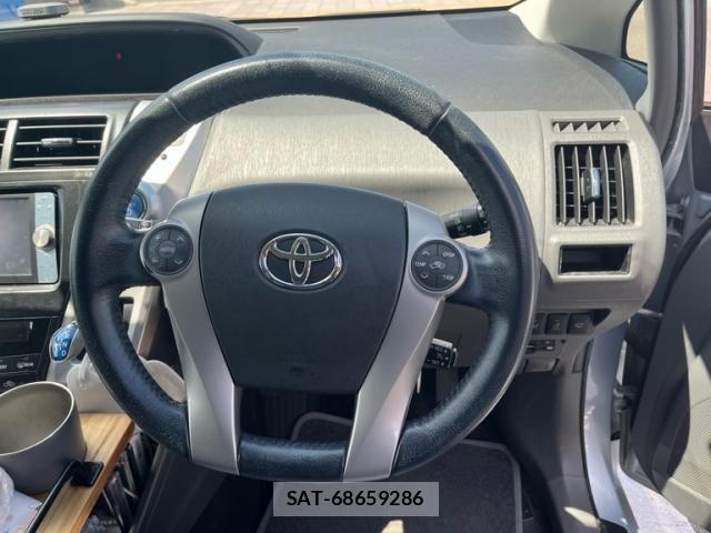 Toyota PRIUS ALPHA 2011-11 8037792-12