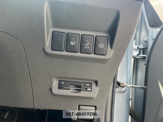 Toyota PRIUS ALPHA 2011-11 8037792-13