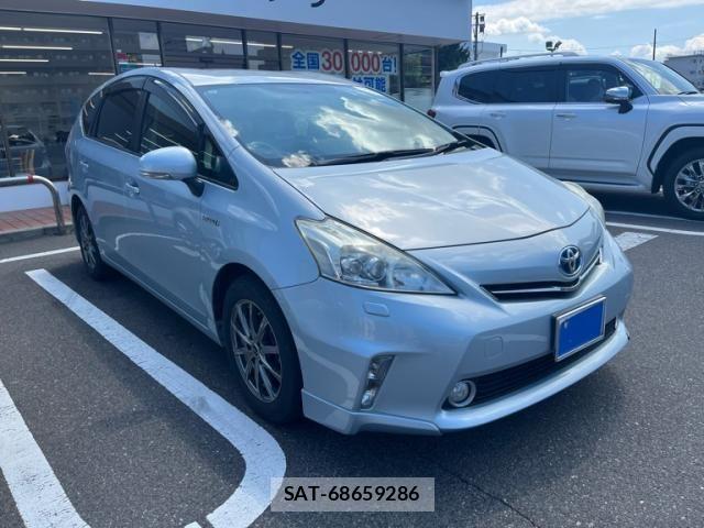 Toyota PRIUS ALPHA 2011-11 8037792-1