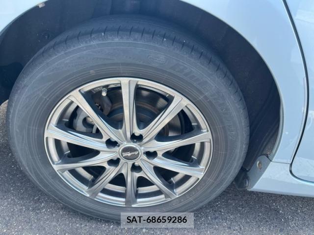 Toyota PRIUS ALPHA 2011-11 8037792-5