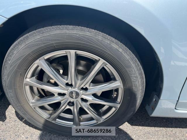 Toyota PRIUS ALPHA 2011-11 8037792-7