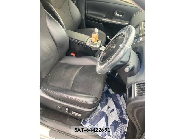 Toyota PRIUS ALPHA 2015-07 8037788-16