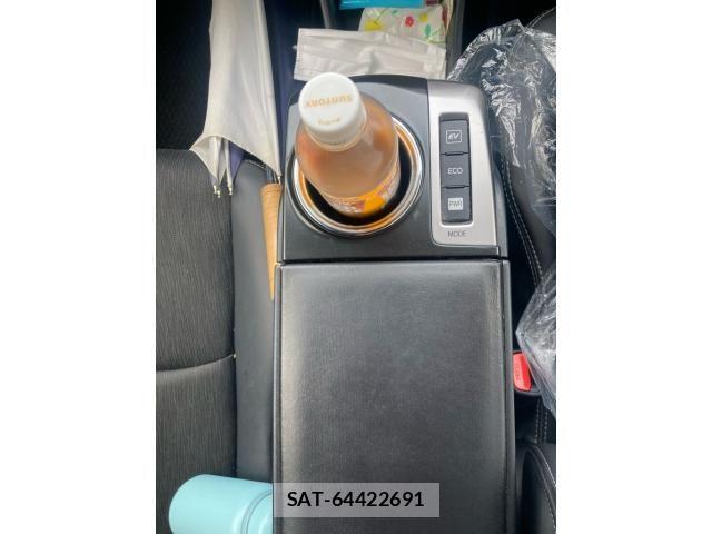 Toyota PRIUS ALPHA 2015-07 8037788-25