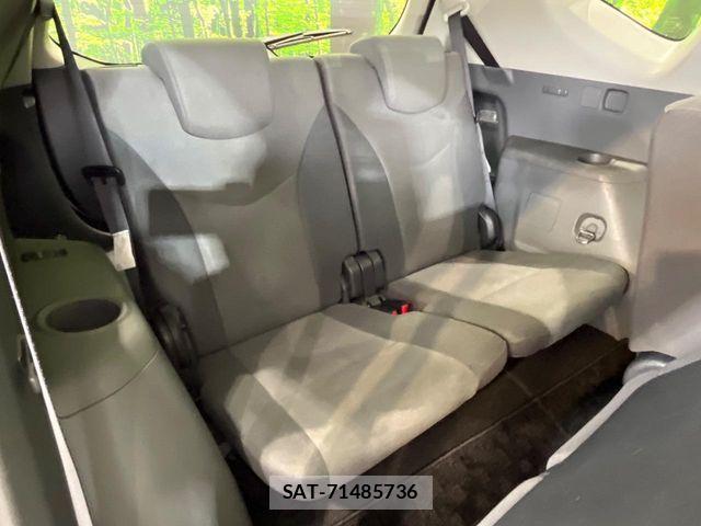 Toyota PRIUS ALPHA 2014-03 8037778-9