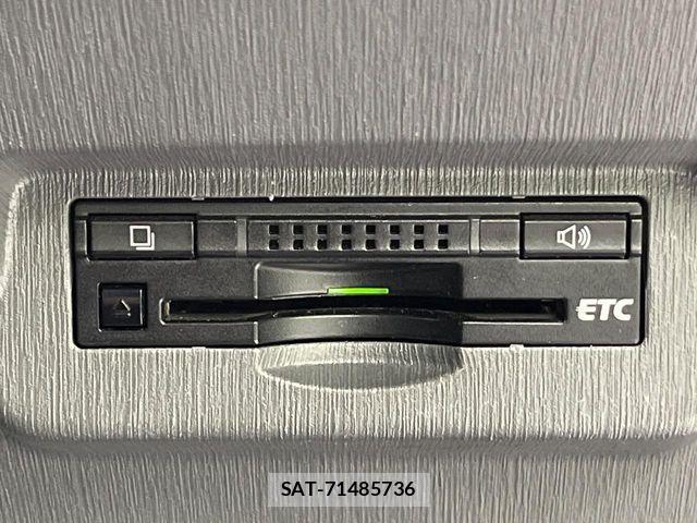 Toyota PRIUS ALPHA 2014-03 8037778-5