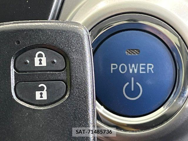 Toyota PRIUS ALPHA 2014-03 8037778-6