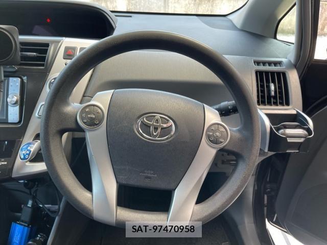 Toyota PRIUS ALPHA 2011-08 8037791-14