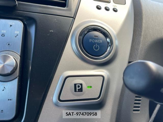 Toyota PRIUS ALPHA 2011-08 8037791-20