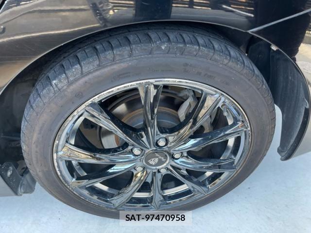 Toyota PRIUS ALPHA 2011-08 8037791-6