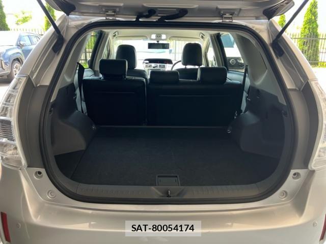 Toyota PRIUS ALPHA 2012-05 8037795-10