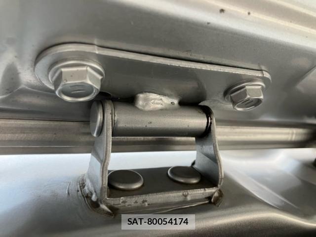 Toyota PRIUS ALPHA 2012-05 8037795-12