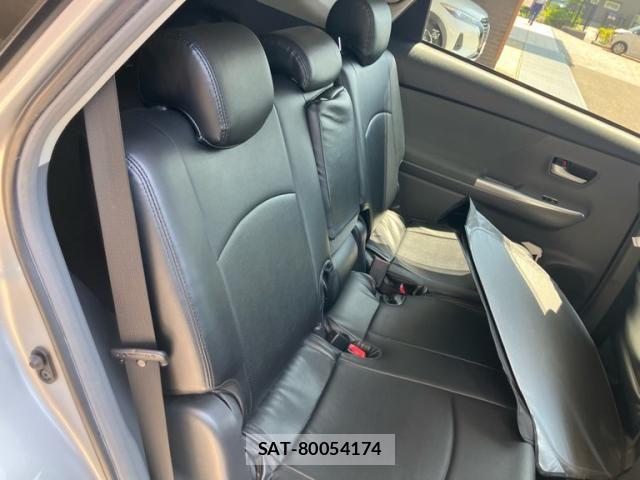 Toyota PRIUS ALPHA 2012-05 8037795-14