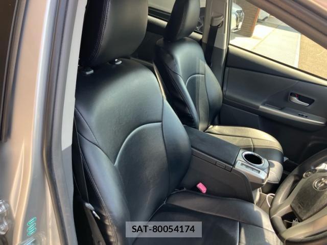 Toyota PRIUS ALPHA 2012-05 8037795-15