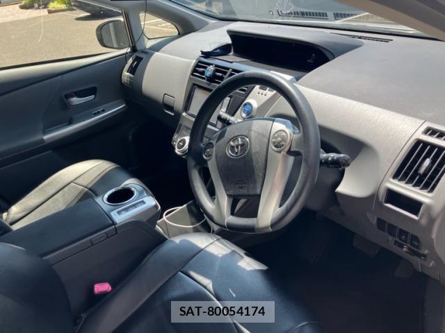 Toyota PRIUS ALPHA 2012-05 8037795-16