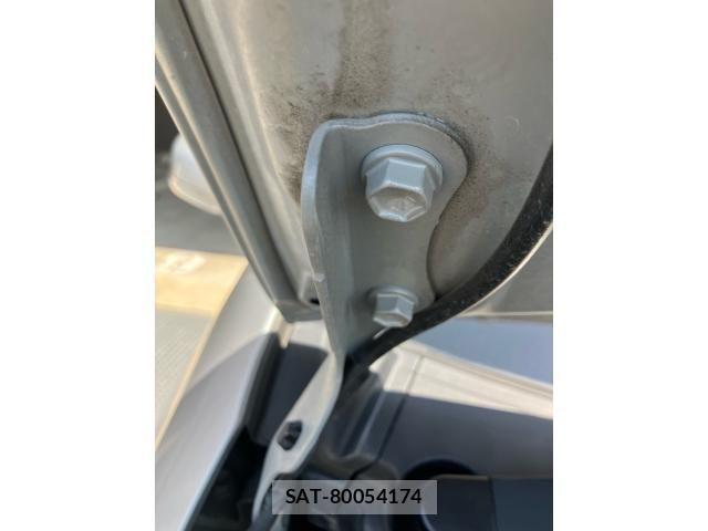 Toyota PRIUS ALPHA 2012-05 8037795-20