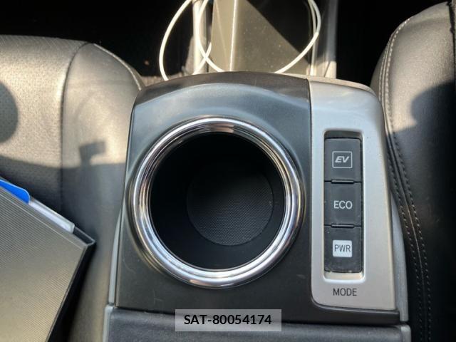 Toyota PRIUS ALPHA 2012-05 8037795-28