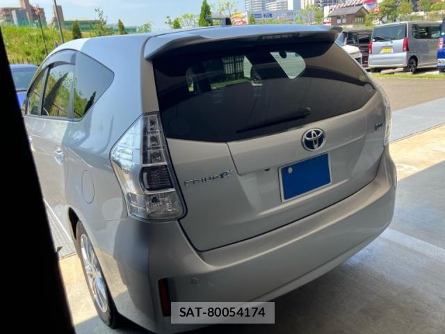 Toyota PRIUS ALPHA 2012-05 8037795-5