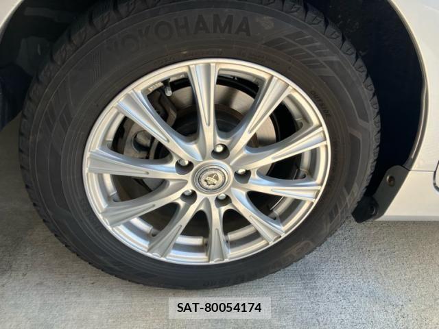 Toyota PRIUS ALPHA 2012-05 8037795-6