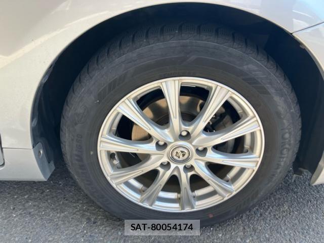 Toyota PRIUS ALPHA 2012-05 8037795-7